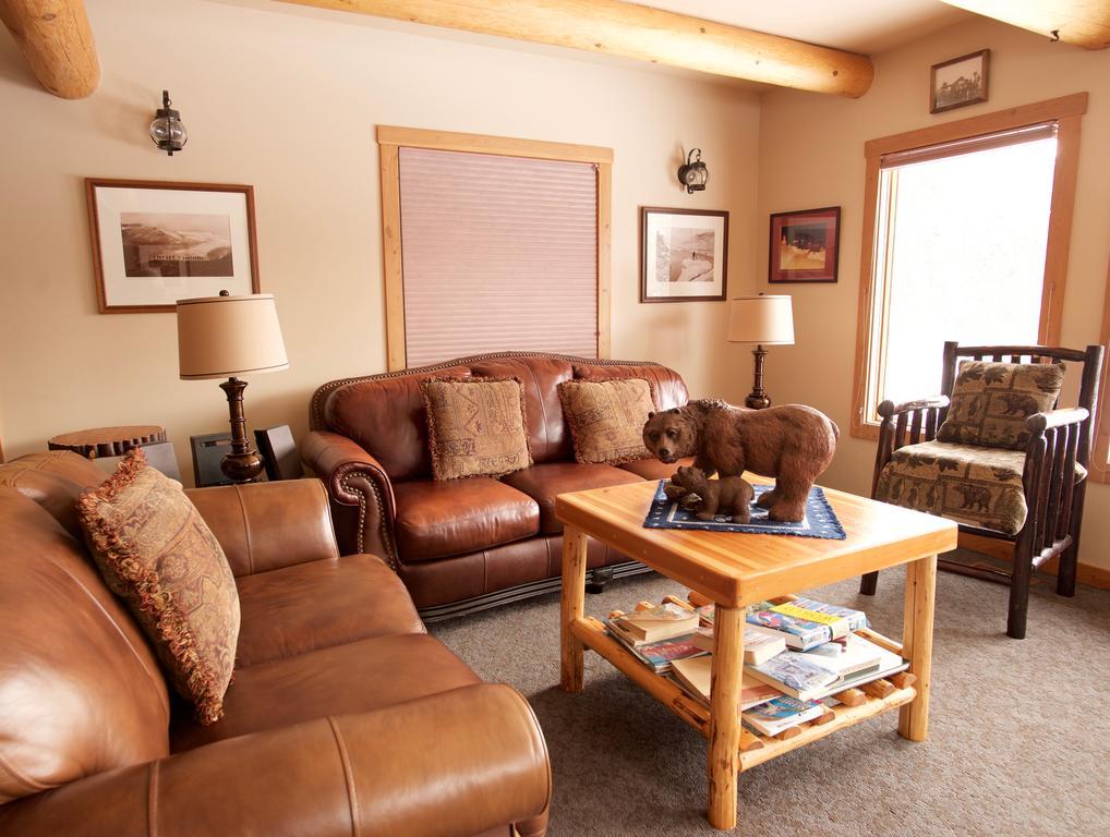 Kicking Horse Canyon Guest House Golden Exterior photo