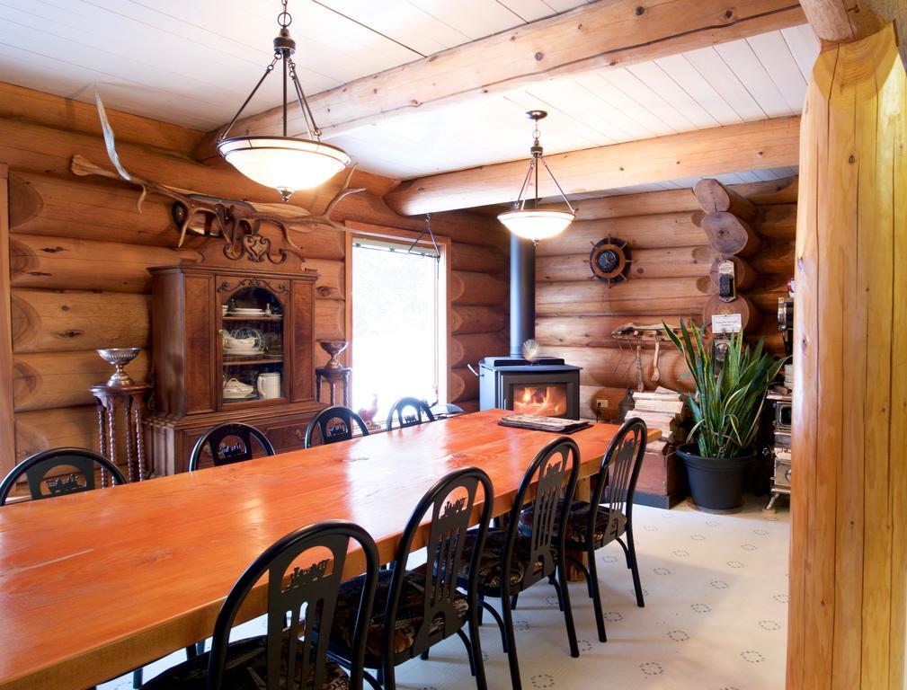 Kicking Horse Canyon Guest House Golden Exterior photo