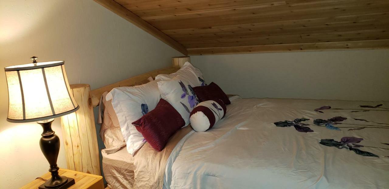 Kicking Horse Canyon Guest House Golden Exterior photo